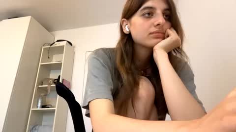 Snapshot of beulahweikert chatting on June 14, 2026, 4:09 pm Lina online show from June 14, 2026, 4:09 pm