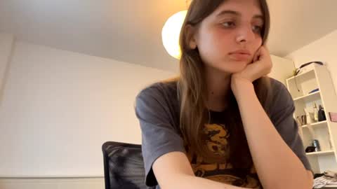 Snapshot of beulahweikert chatting on June 23, 2026, 5:22 pm Lina online show from June 23, 2026, 5:22 pm