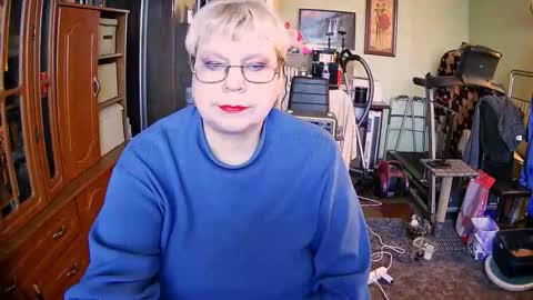 Snapshot of beverlyqcynia chatting on November 3, 2025, 12:06 pm BeverlyQCynia online show from November 3, 2025, 12:06 pm