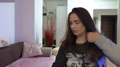   BeyonceDoll       Twitter DollBeyonce    online show from February 24, 2026, 8:07 pm