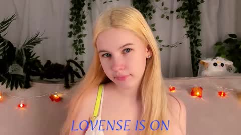 Snapshot of bezuya chatting on October 20, 2025, 1:06 am Eliz online show from October 20, 2025, 1:06 am