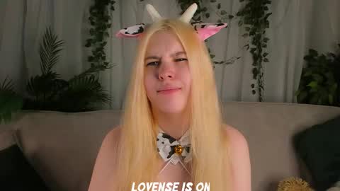 Snapshot of bezuya chatting on October 29, 2025, 1:19 am Eliz online show from October 29, 2025, 1:19 am