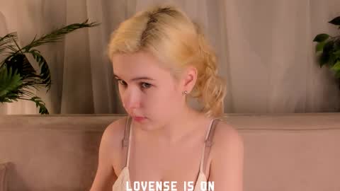 Snapshot of bezuya chatting on November 8, 2025, 1:06 am Eliz online show from November 8, 2025, 1:06 am