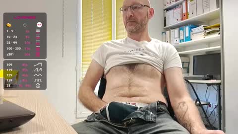 My name is David and if you like public exhibitions you wont be disappointed with me LoL - My favorite vibes is 44  online show from January 16, 2026, 9:02 am