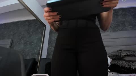 Snapshot of bianca_bella_ chatting on January 9, 2025, 12:35 am BESHA... online show from January 9, 2025, 12:35 am