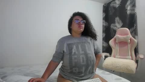 Bianca Tuesday to Sunday from 2am to 6am UTC-5 online show from November 26, 2025, 9:21 am