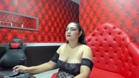 Snapshot of bianca_millf chatting on October 24, 2025, 3:47 am Bianca Millf online show from October 24, 2025, 3:47 am