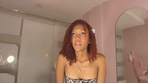 biancaa__18 online show from September 18, 2025, 7:38 pm