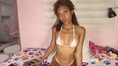 biancaa__18 online show from October 8, 2025, 7:22 pm