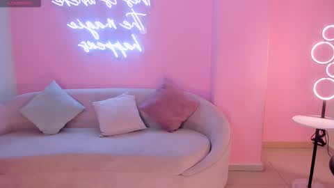 Bianca Pierce online show from March 3, 2026, 12:00 pm