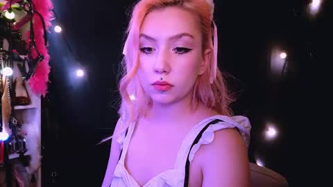 bibi_iva online show from April 8, 2026, 4:12 am