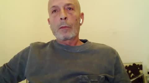 Snapshot of big23italy chatting on April 3, 2026, 4:16 pm big23italy online show from April 3, 2026, 4:16 pm