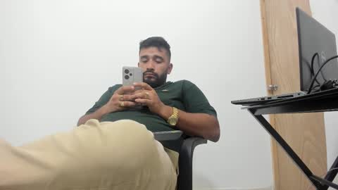 Tommy online show from October 28, 2025, 1:53 am