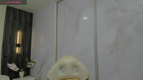 big_ladytrans online show from September 9, 2025, 2:33 am