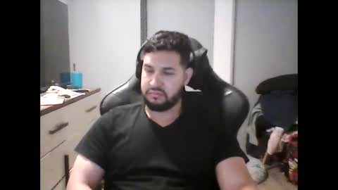 latinBoyHuge online show from December 16, 2024, 11:44 am