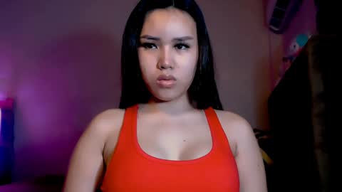 Mia online show from December 30, 2024, 1:14 pm