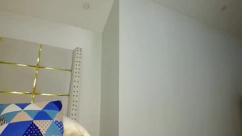 bigbaby004 online show from October 21, 2025, 7:14 pm