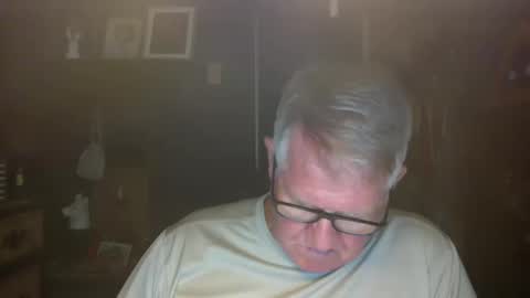 Snapshot of bigbeerdrinker1 chatting on October 12, 2025, 5:06 am bigbeerdrinker online show from October 12, 2025, 5:06 am