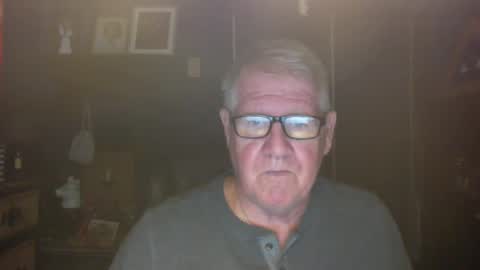 Snapshot of bigbeerdrinker1 chatting on October 14, 2025, 5:19 am bigbeerdrinker online show from October 14, 2025, 5:19 am