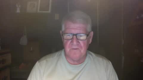 Snapshot of bigbeerdrinker1 chatting on October 16, 2025, 4:13 am bigbeerdrinker online show from October 16, 2025, 4:13 am