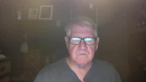 Snapshot of bigbeerdrinker1 chatting on October 21, 2025, 4:35 am bigbeerdrinker online show from October 21, 2025, 4:35 am