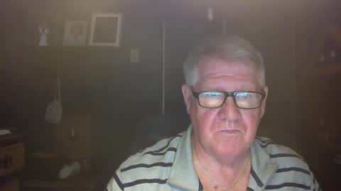 Snapshot of bigbeerdrinker1 chatting on October 25, 2025, 5:59 am bigbeerdrinker online show from October 25, 2025, 5:59 am