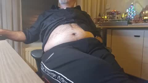 bigbibear88 online show from December 24, 2024, 7:44 pm