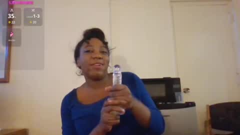 Snapshot of bigboobs_bouncin chatting on December 3, 2024, 5:12 pm Ashley online show from December 3, 2024, 5:12 pm