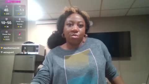 Snapshot of bigboobs_bouncin chatting on February 27, 2025, 8:06 am Ashley online show from February 27, 2025, 8:06 am