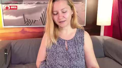 Snapshot of bigboobsarri chatting on May 19, 2026, 7:58 am BigBoobsArri online show from May 19, 2026, 7:58 am