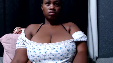 Snapshot of bigboobsbitchx chatting on May 31, 2026, 6:42 pm bigboobsbitchx online show from May 31, 2026, 6:42 pm