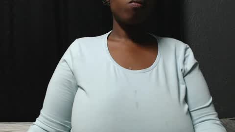 Snapshot of bigboobsbitchx chatting on June 14, 2026, 11:23 am bigboobsbitchx online show from June 14, 2026, 11:23 am