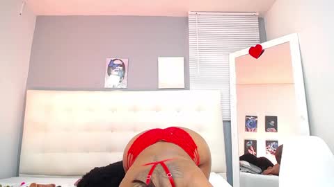 Mia online show from December 21, 2024, 9:47 pm