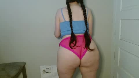 Isabella online show from March 14, 2026, 9:31 pm