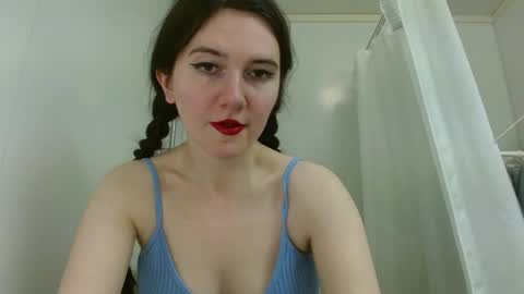 Isabella online show from March 26, 2026, 12:06 am