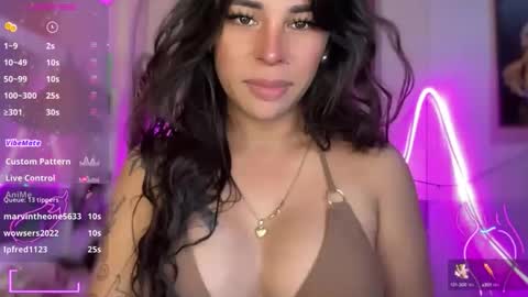 queen amanda online show from October 14, 2025, 2:34 am