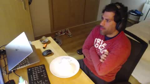 bigcok35spain online show from February 9, 2025, 9:28 pm