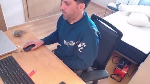 Snapshot of bigcok35spain chatting on February 19, 2026, 12:12 pm bigcok35spain online show from February 19, 2026, 12:12 pm