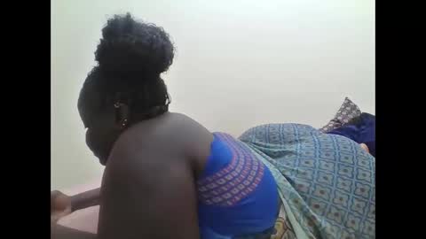 VIOLET online show from December 21, 2025, 9:00 pm