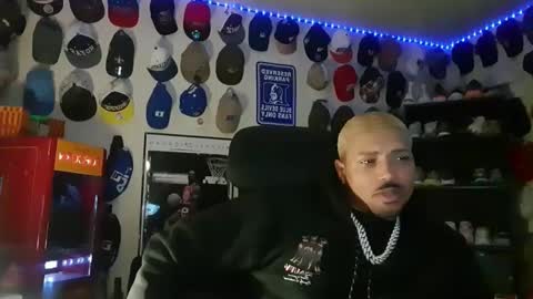 Snapshot of bigdickwj chatting on September 9, 2025, 1:49 am QuietboyWill online show from September 9, 2025, 1:49 am