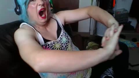 Madelyn online show from November 23, 2025, 5:24 pm