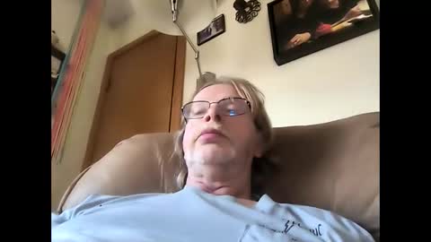 Snapshot of bigelectricrod chatting on April 25, 2026, 4:59 pm bigelectricrod online show from April 25, 2026, 4:59 pm