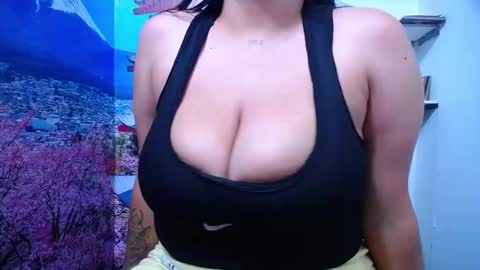  Sunny   online show from March 10, 2025, 12:18 am