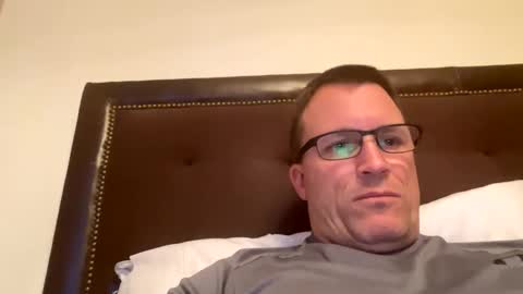 bigger22332233 online show from December 14, 2024, 1:28 am