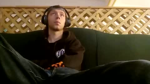 biggestboiiii online show from November 6, 2025, 10:38 am