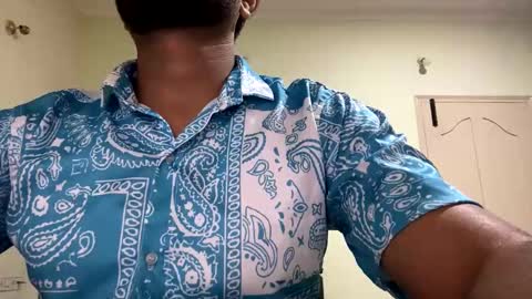 bighandsomesatisfy online show from December 28, 2024, 3:04 pm