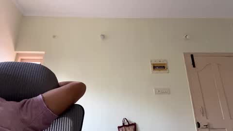 bighandsomesatisfy online show from December 30, 2024, 11:26 am