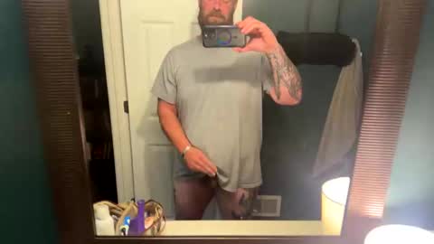 Snapshot of bigjon6908 chatting on October 30, 2025, 5:35 pm bigjon6908 online show from October 30, 2025, 5:35 pm