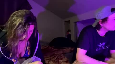 Bigkitties online show from November 19, 2025, 10:48 am