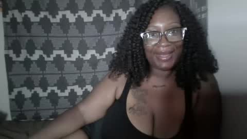 Snapshot of bigmamamocha chatting on August 9, 2026, 10:09 am BigMamaMocha online show from August 9, 2026, 10:09 am